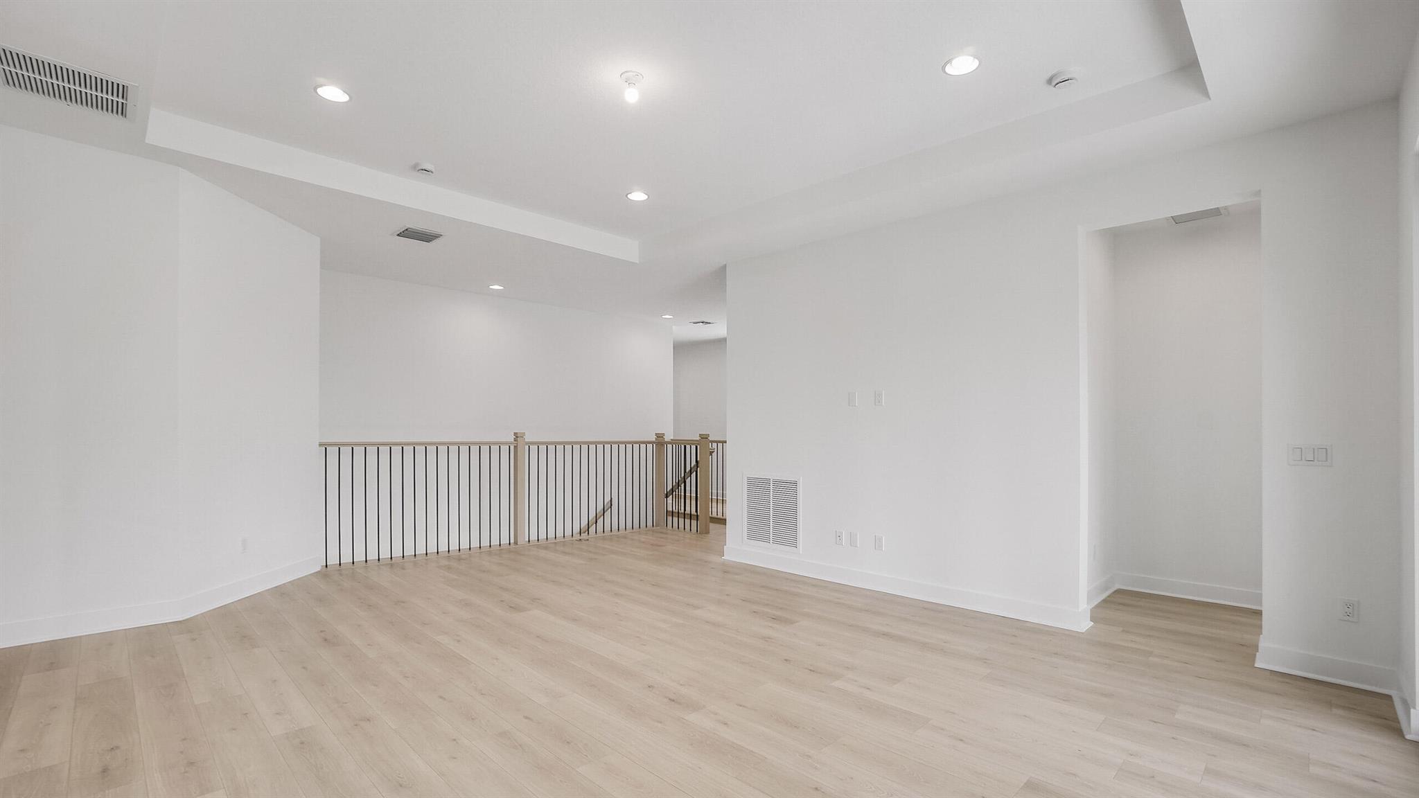 ALTON NEIGHBORHOOD - Residential