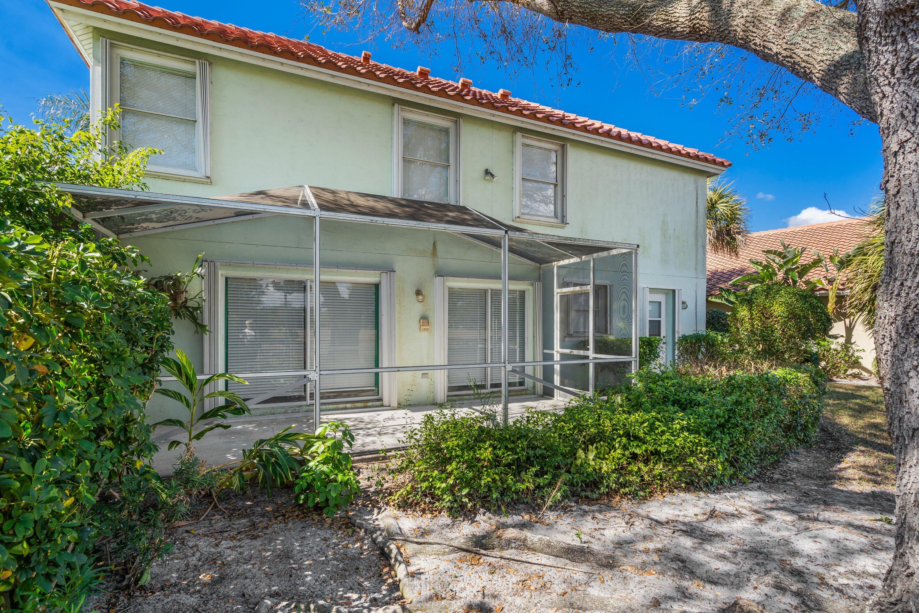 FAIRWAY COVE OF WELLINGTON - Residential Lease