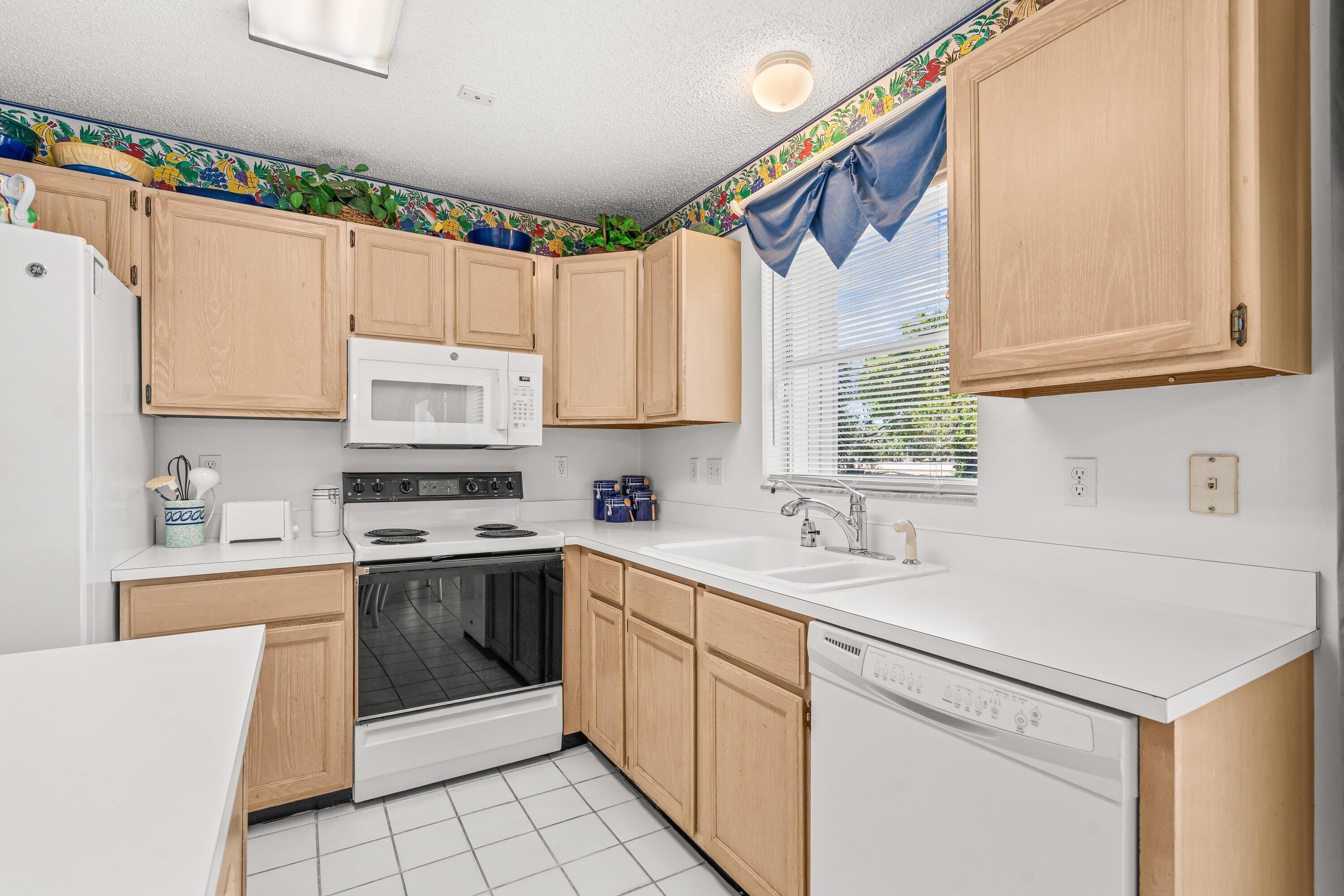 FAIRWAY COVE OF WELLINGTON - Residential Lease