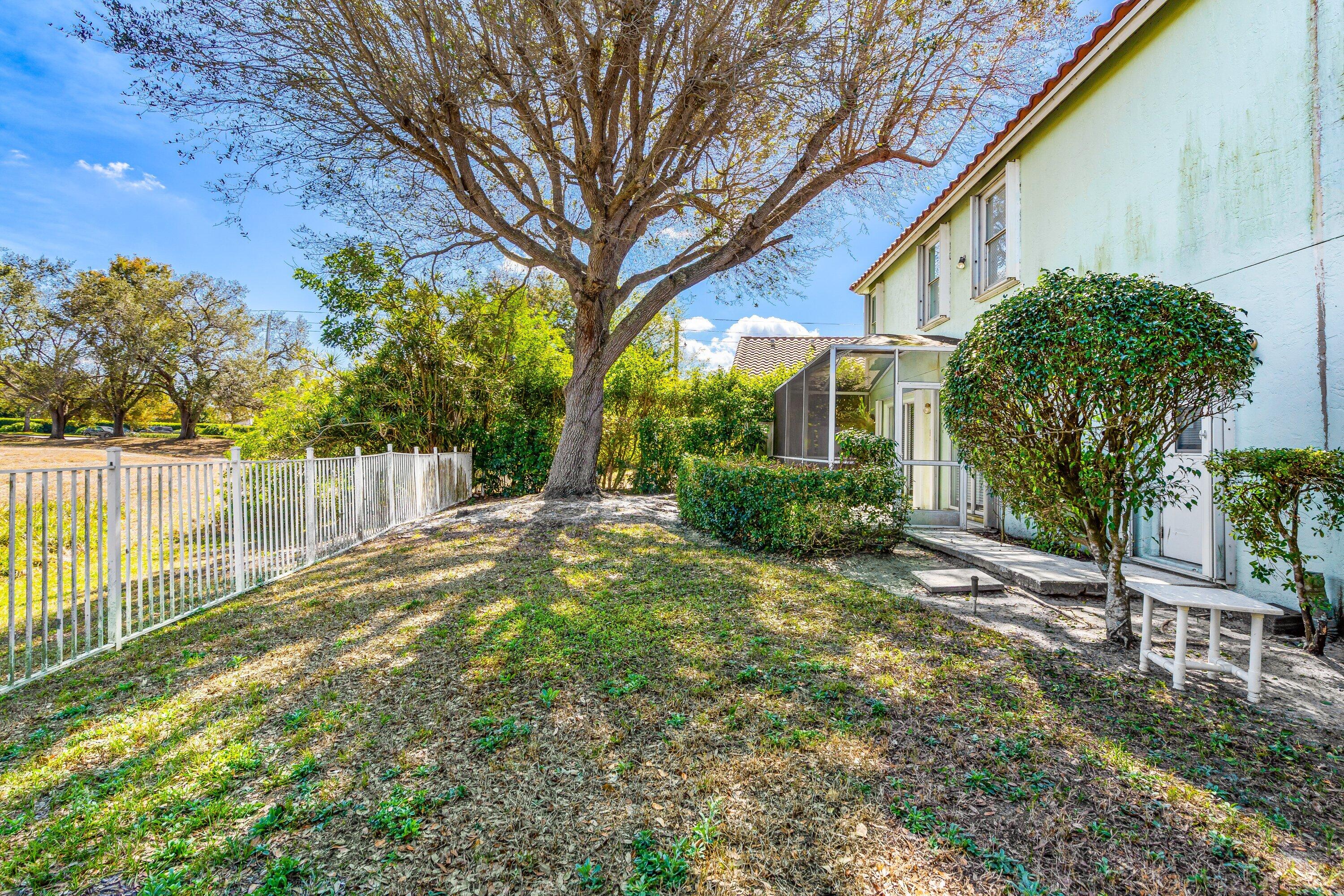 FAIRWAY COVE OF WELLINGTON - Residential Lease