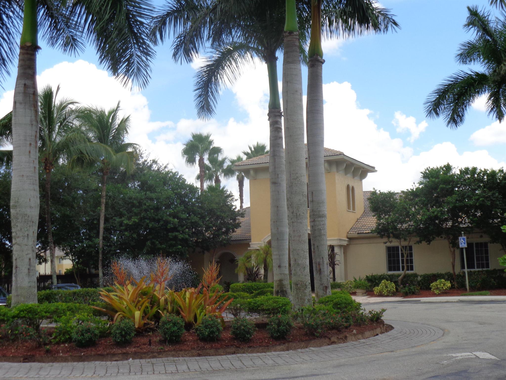 GRAND VIEW AT CRESTWOOD CONDO - Residential Lease