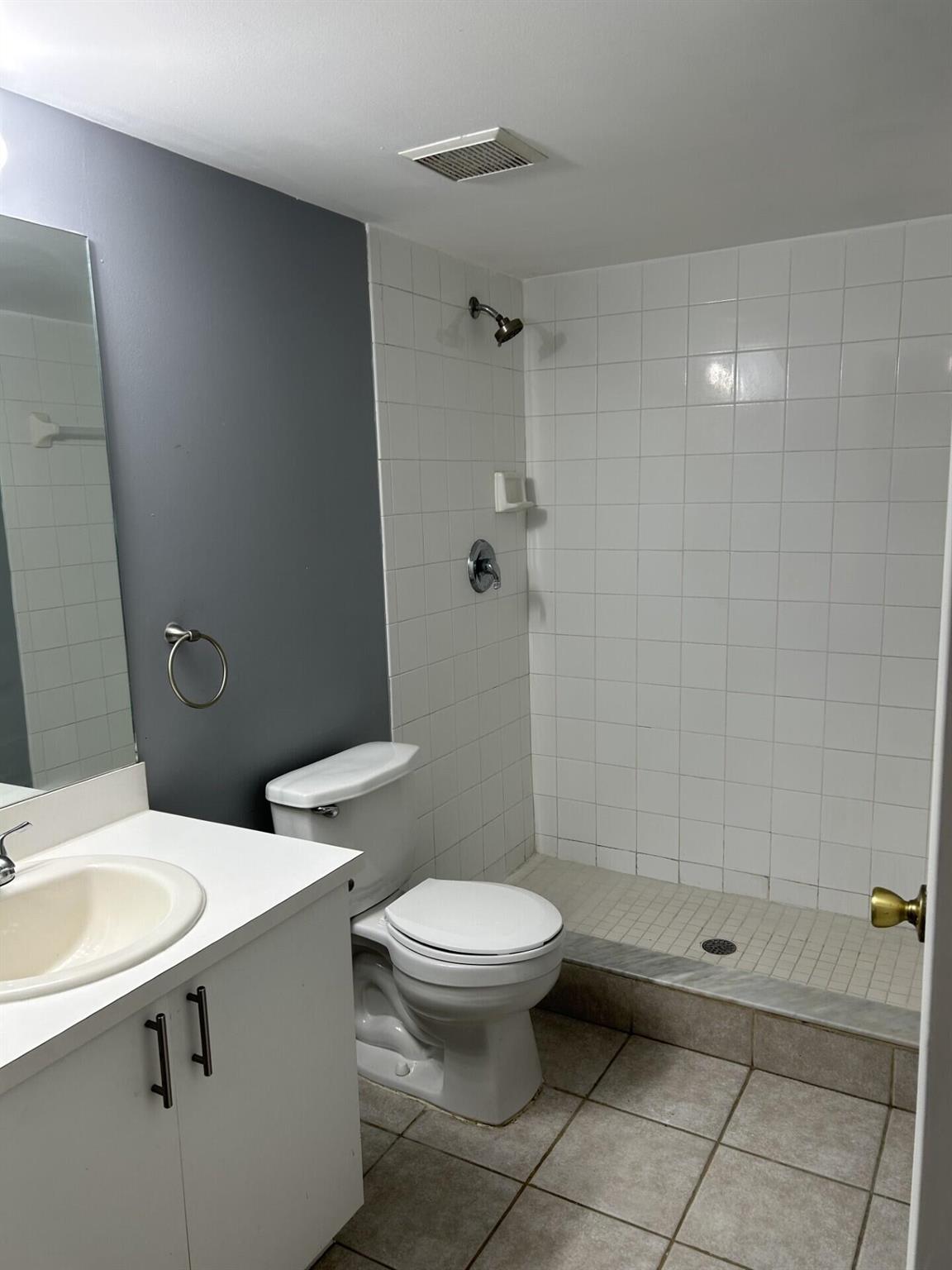 GRAND VIEW AT CRESTWOOD CONDO - Residential Lease