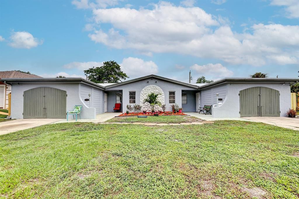 Photo of 3103 SE Jefferson Street, Stuart, FL 34997 (MLS # R10755023)