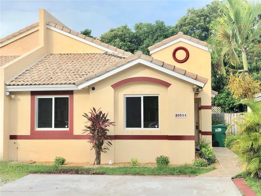 Charming Twin Home for Rent in Cutler Bay!
This spacious and well-maintained twin home offers 3 bedrooms and 2 bathrooms, ideally located in the heart of Cutler Bay. Enjoy an open-concept living and dining area with plenty of natural light, a modern kitchen with stainless steel appliances, and a private fenced backyard perfect for relaxing or entertaining. The home features tile flooring throughout, generously sized bedrooms with ample closet space, a washer and dryer included, and driveway parking. It is pet-friendly (with restrictions).
Located just minutes from major highways, Black Point Marina, shopping centers, parks, and top-rated schools, this home offers comfort and convenience. Don’t miss the opportunity to make this beautiful property your new home.