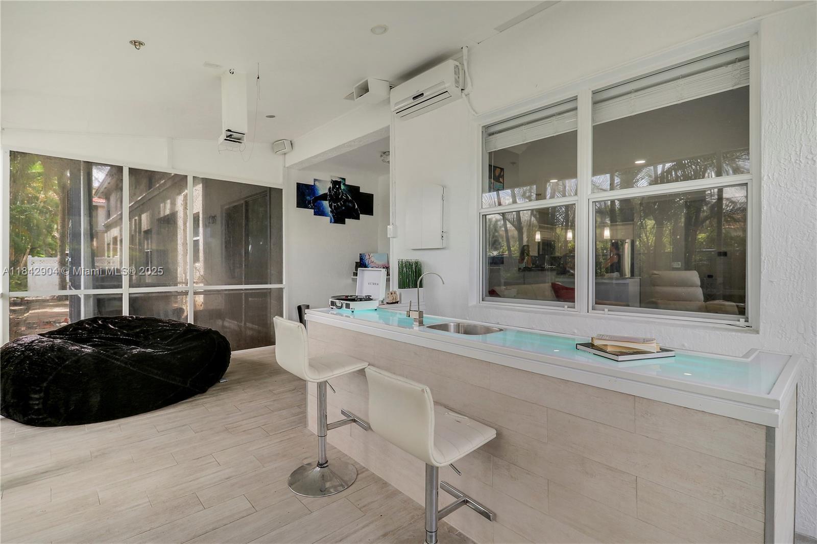 SEMINOLE GARDENS AT WOODB - Residential Lease