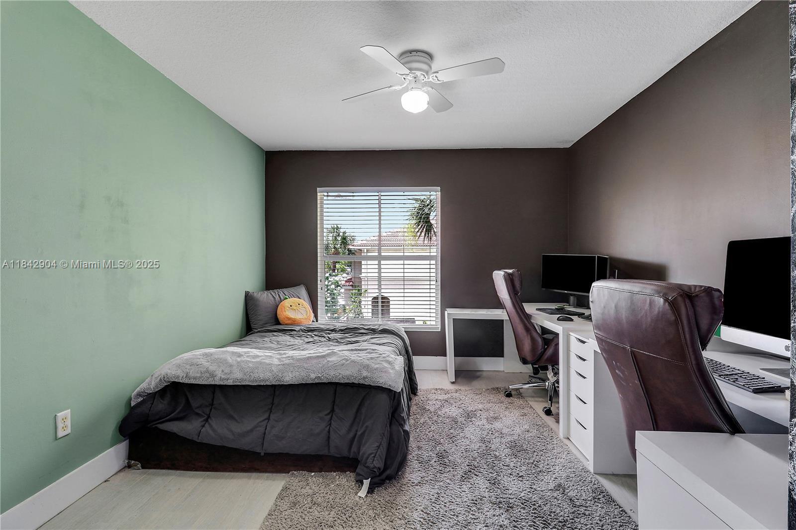 SEMINOLE GARDENS AT WOODB - Residential Lease