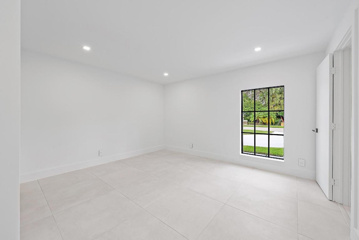 JUPITER IN THE PINES SEC B - Residential