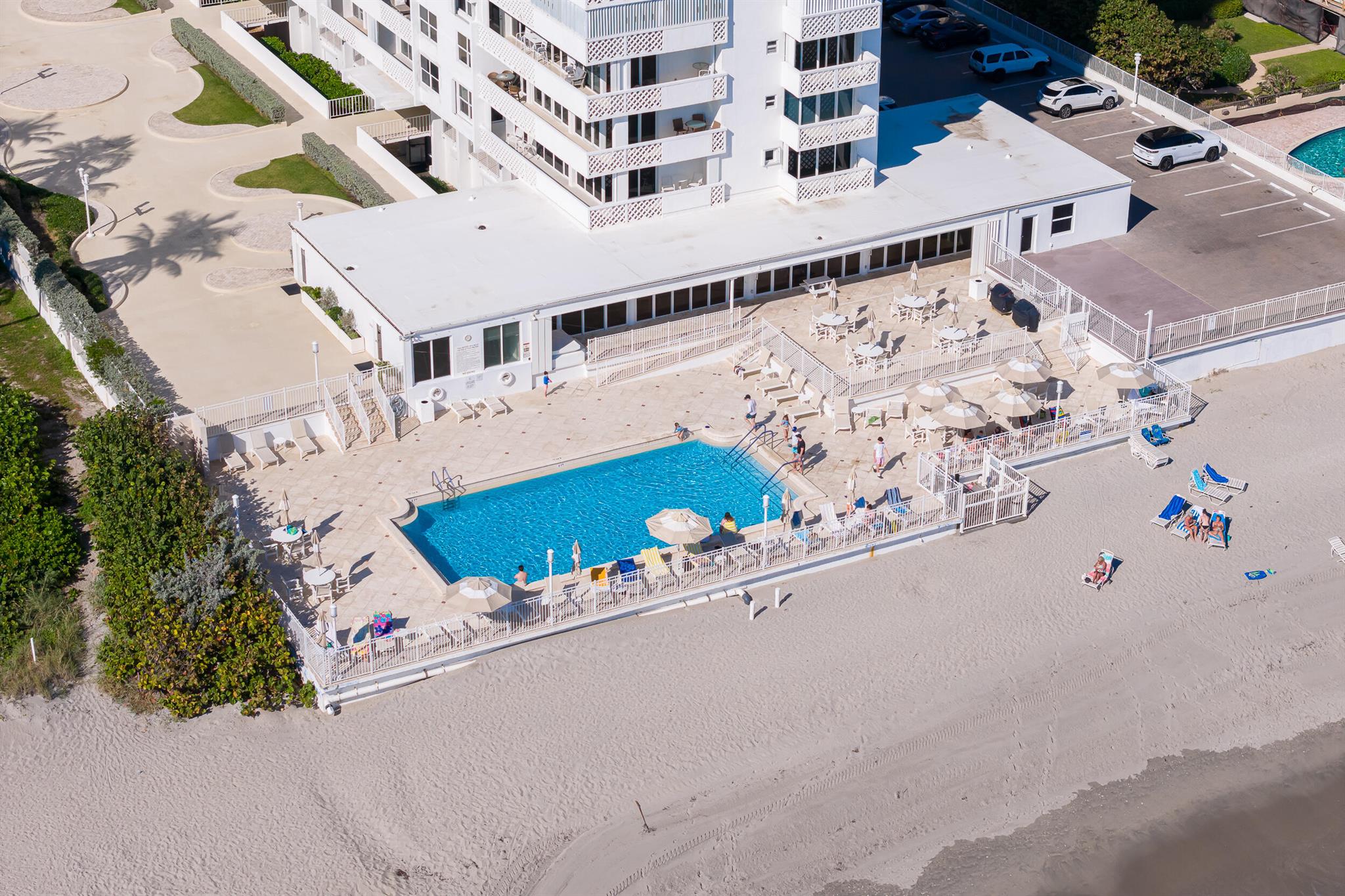 CLOISTER BEACH TOWERS CON - Residential