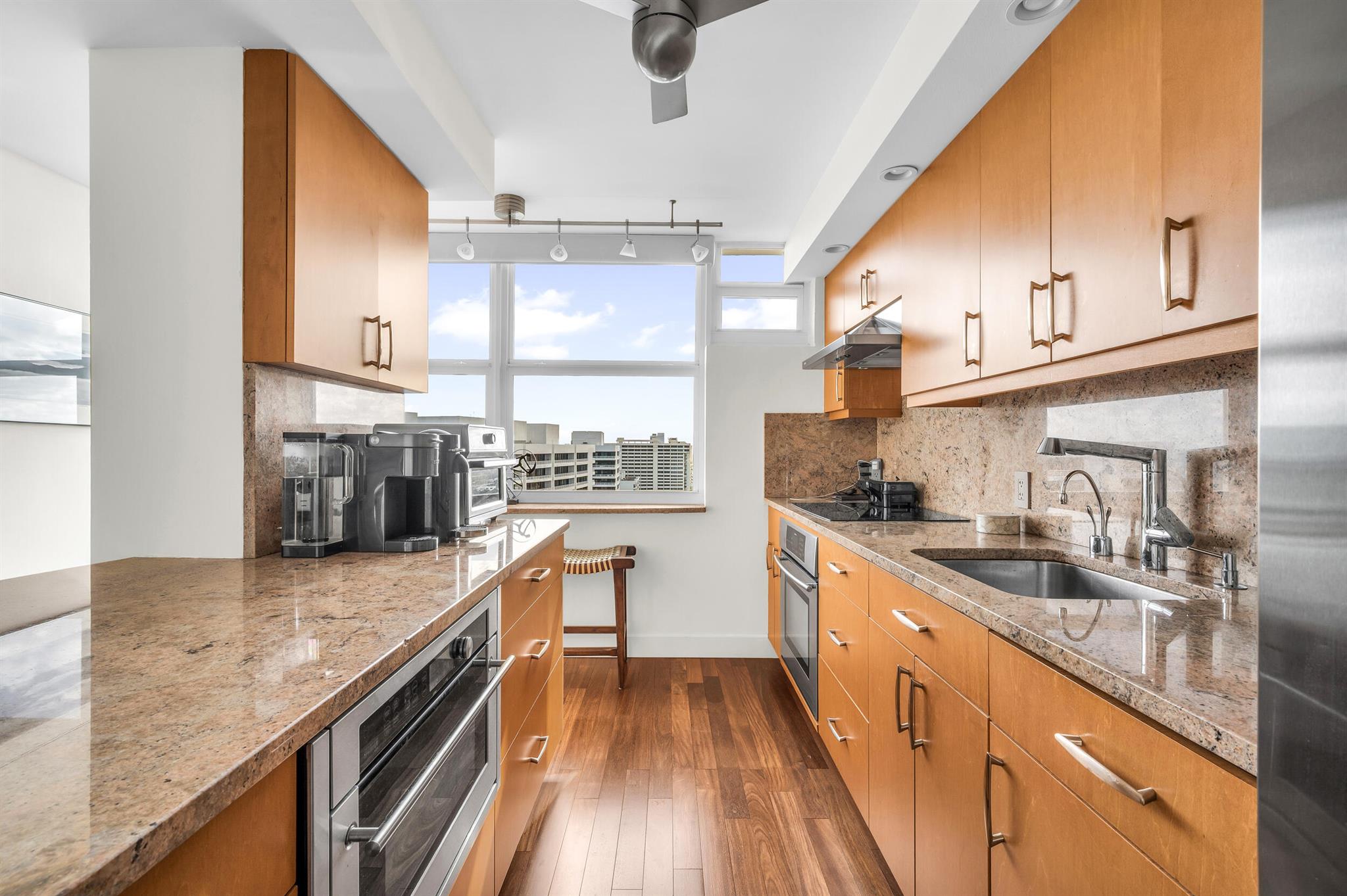 CLOISTER BEACH TOWERS CON - Residential