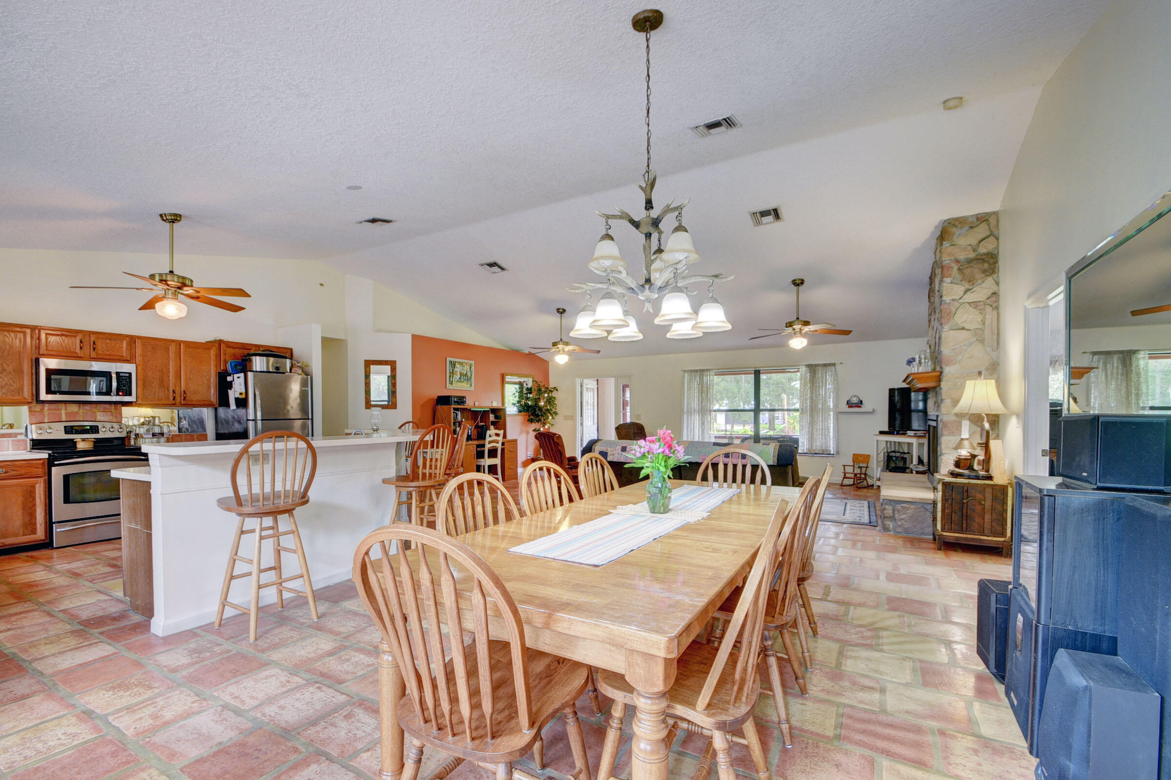 ACERAGE - Residential