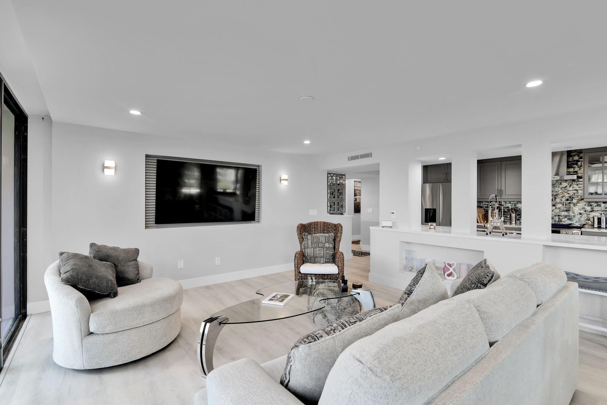 PORTA BELLA EAST - Residential