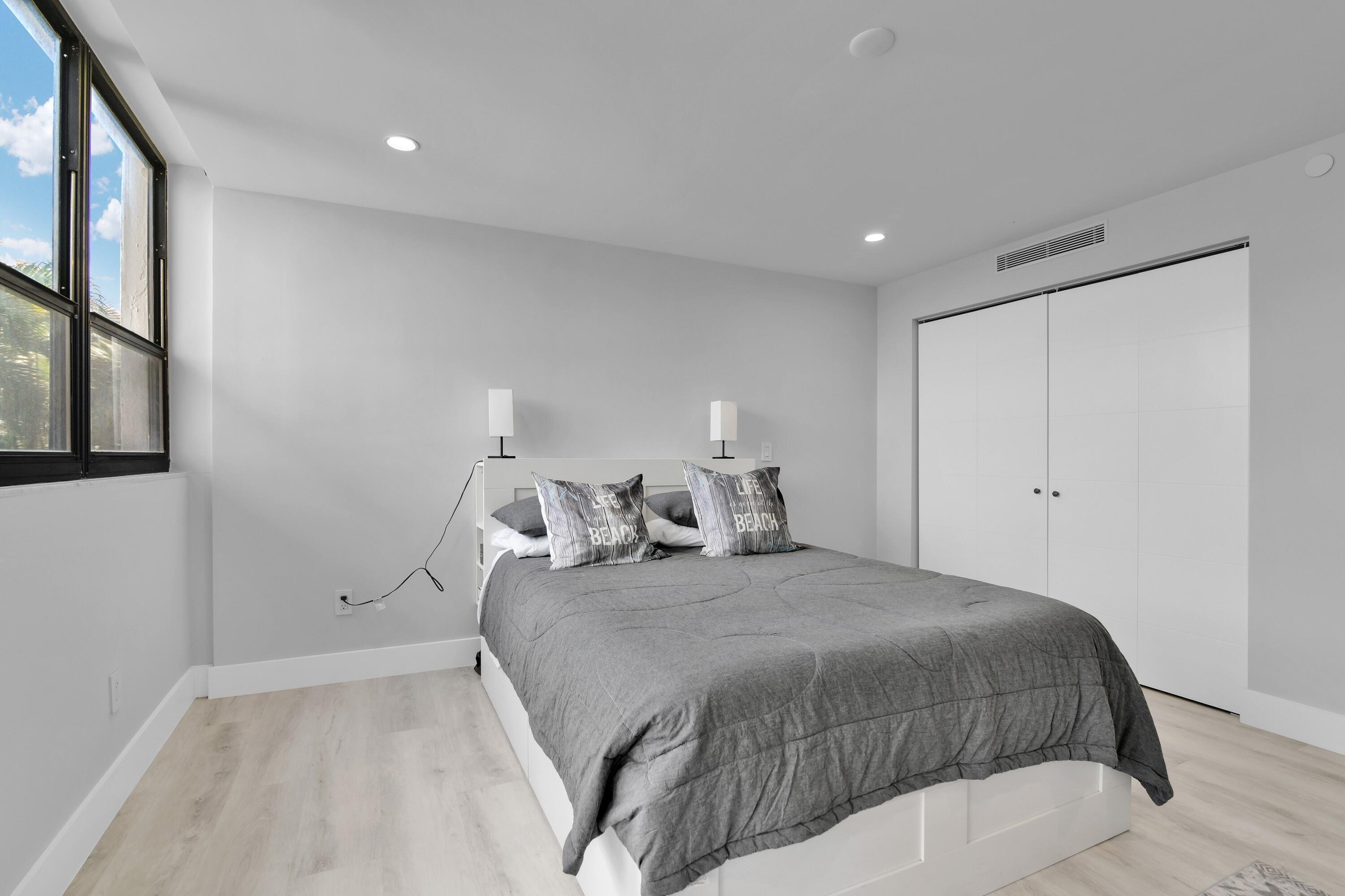 PORTA BELLA EAST - Residential