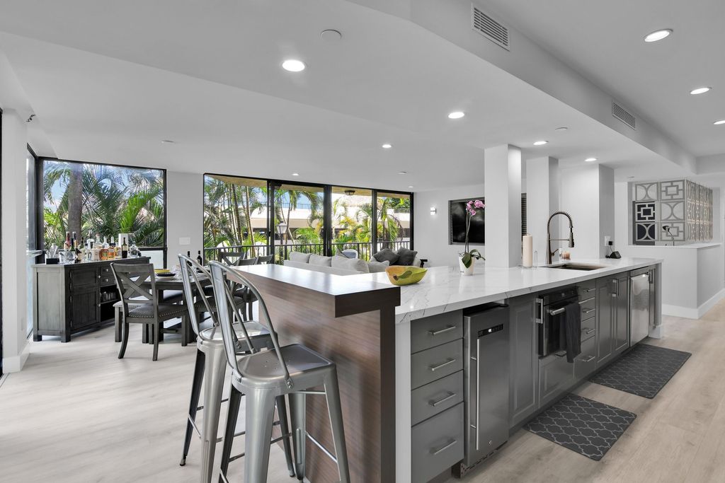 Photo of 859 Jeffery St #202, Boca Raton, FL 33487 (MLS # B26014820)