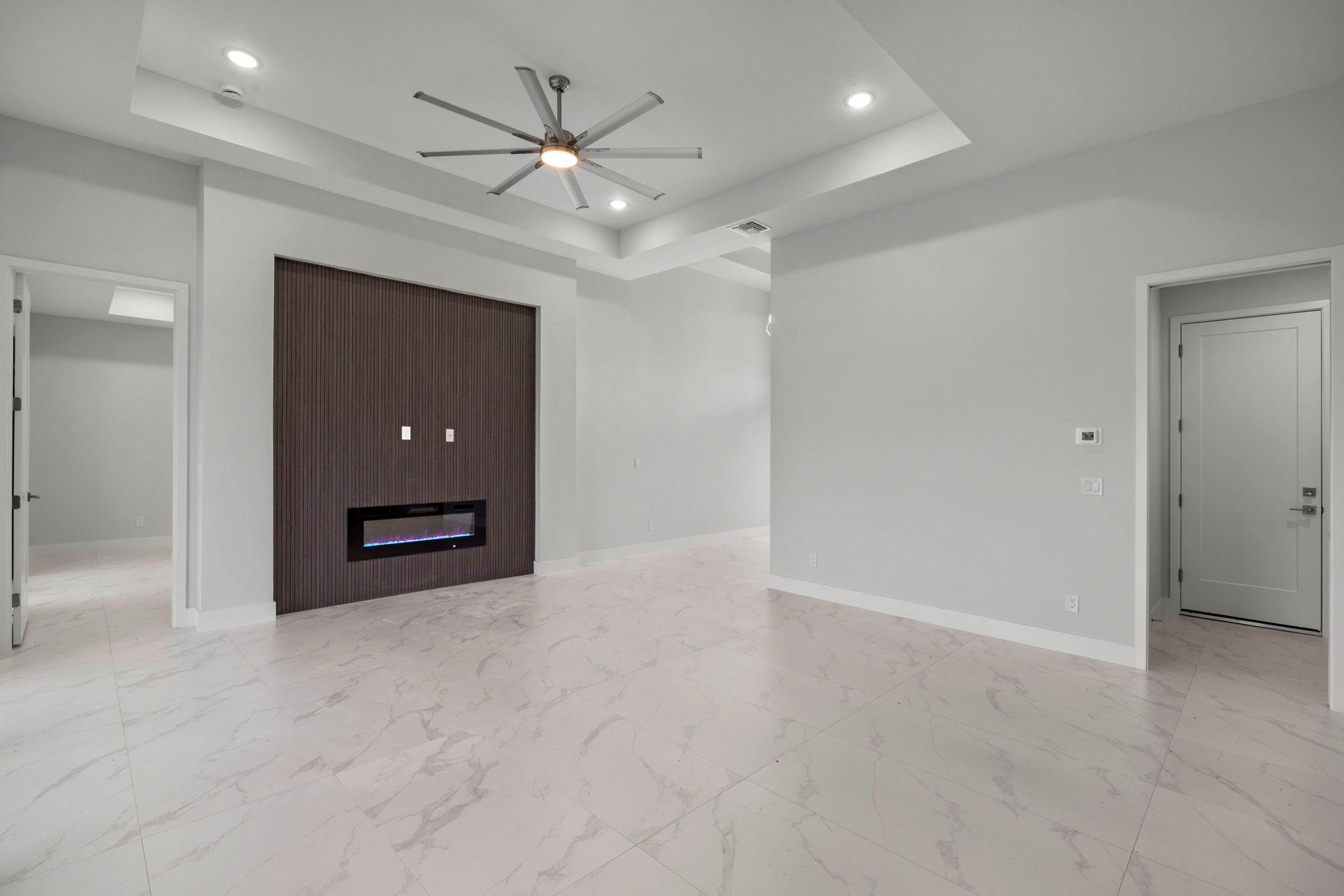 10123 Boylston Street