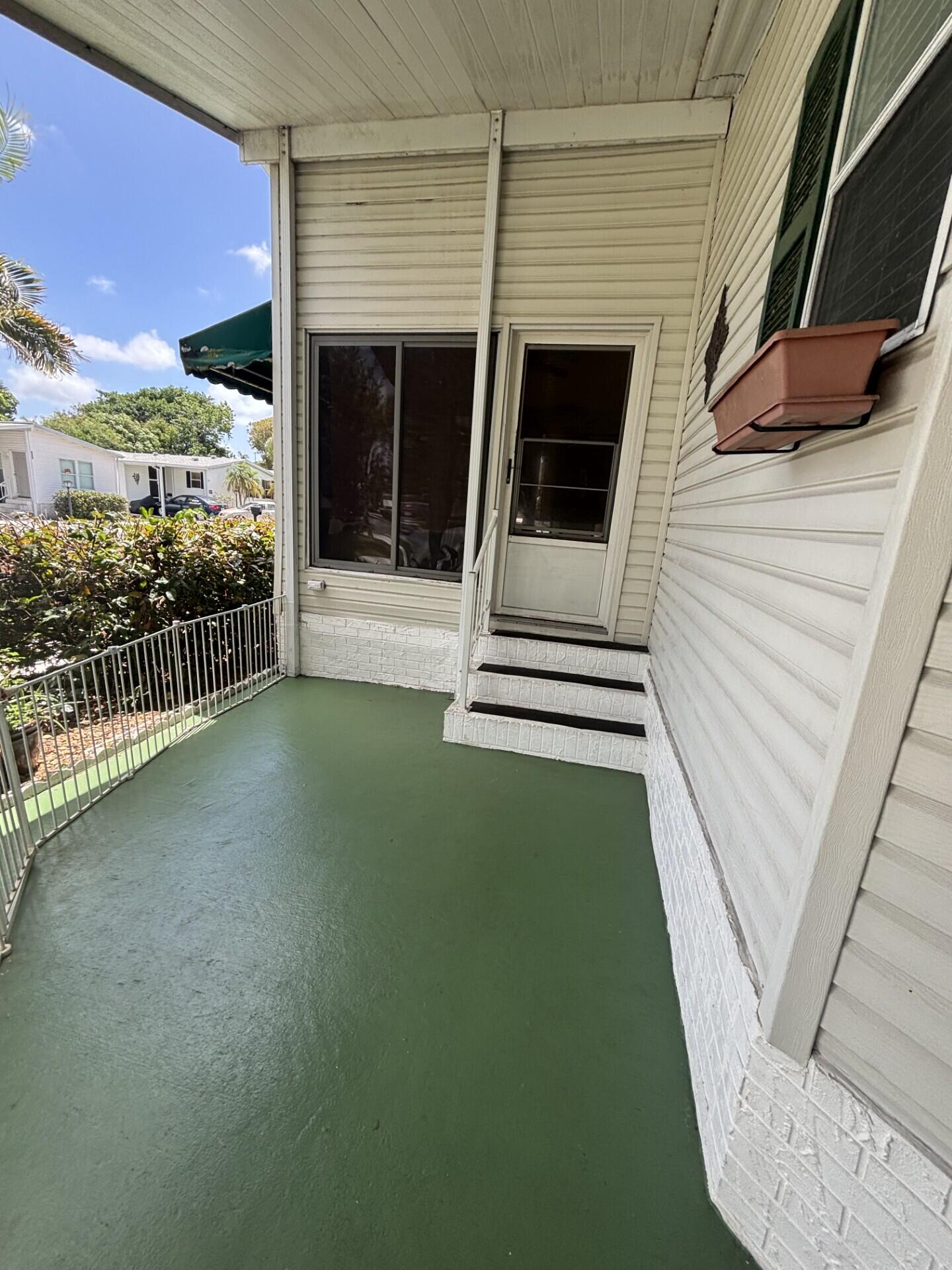 TALLOWWOOD ISLE - Residential