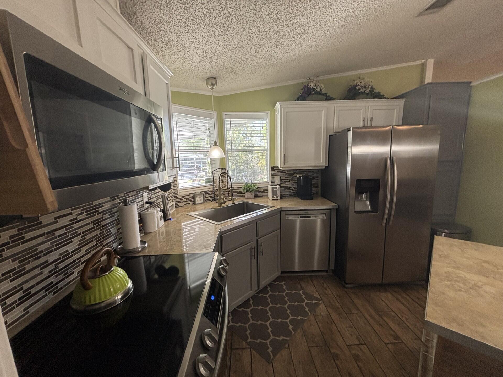 TALLOWWOOD ISLE - Residential