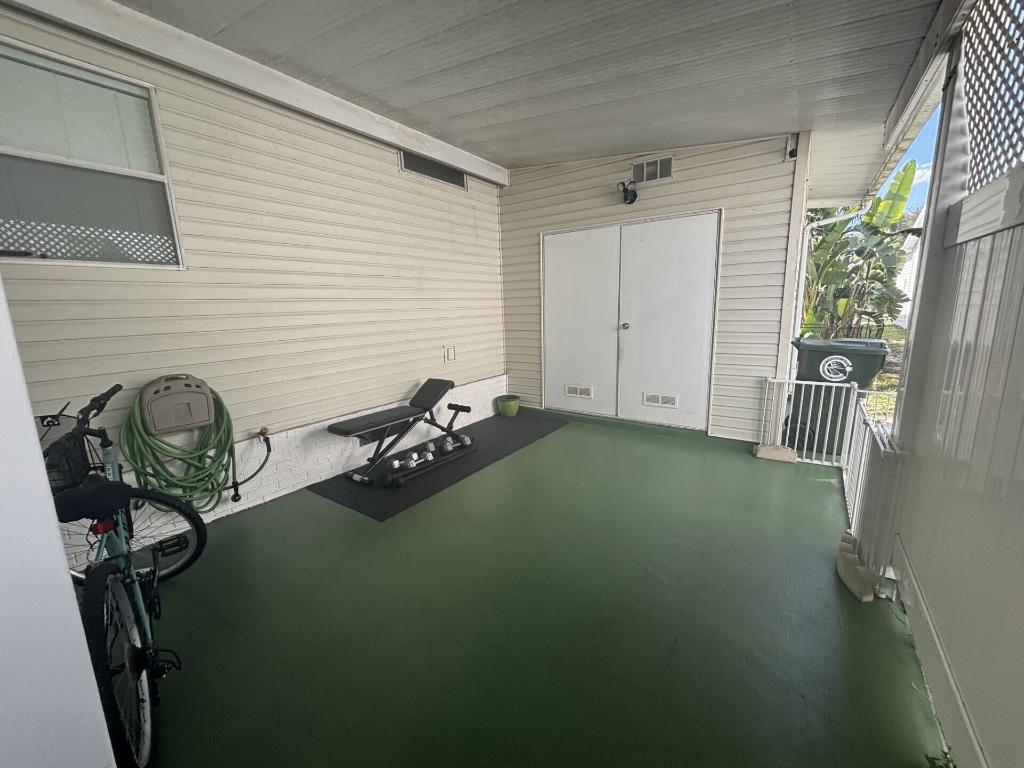 TALLOWWOOD ISLE - Residential