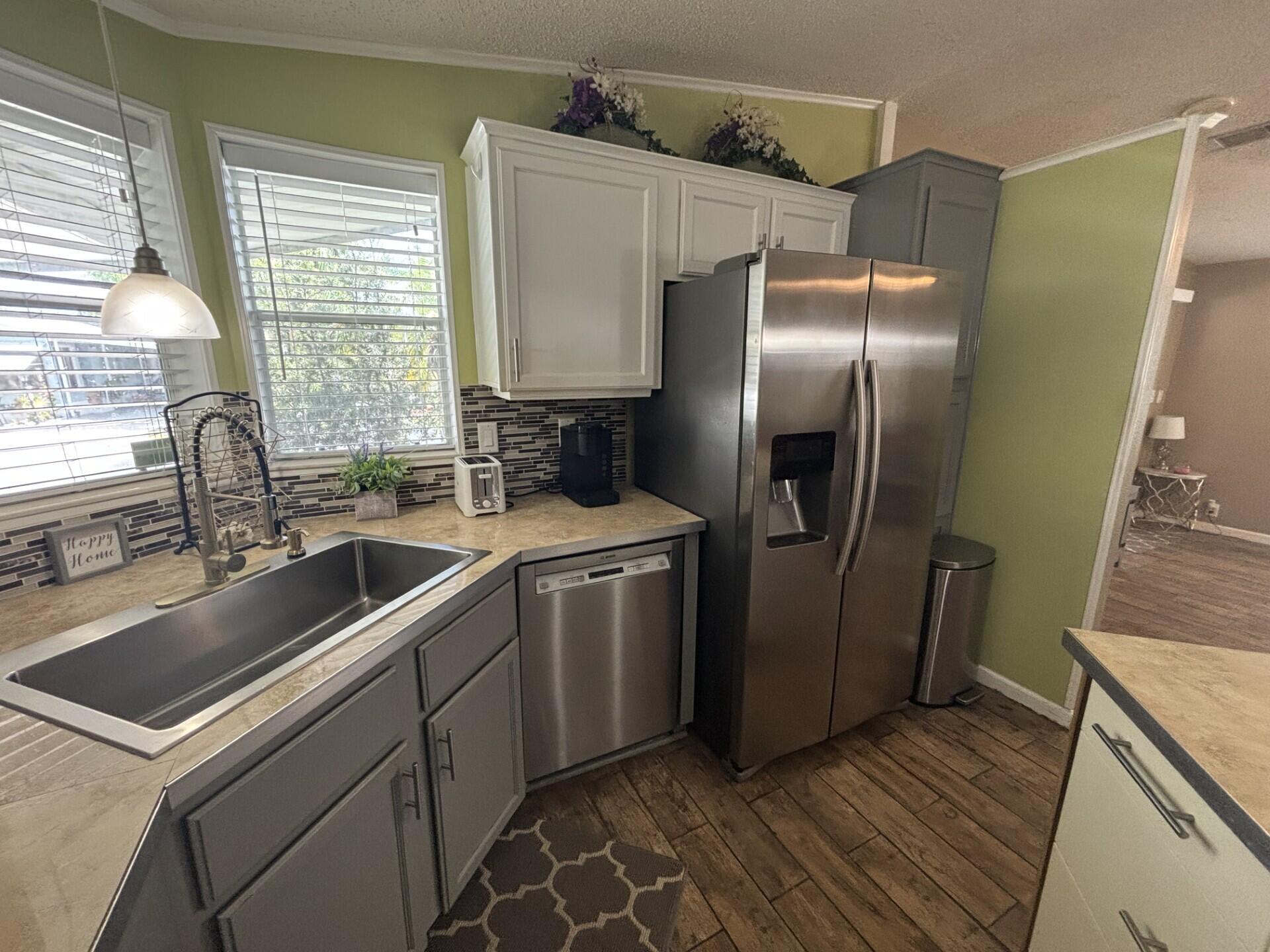TALLOWWOOD ISLE - Residential