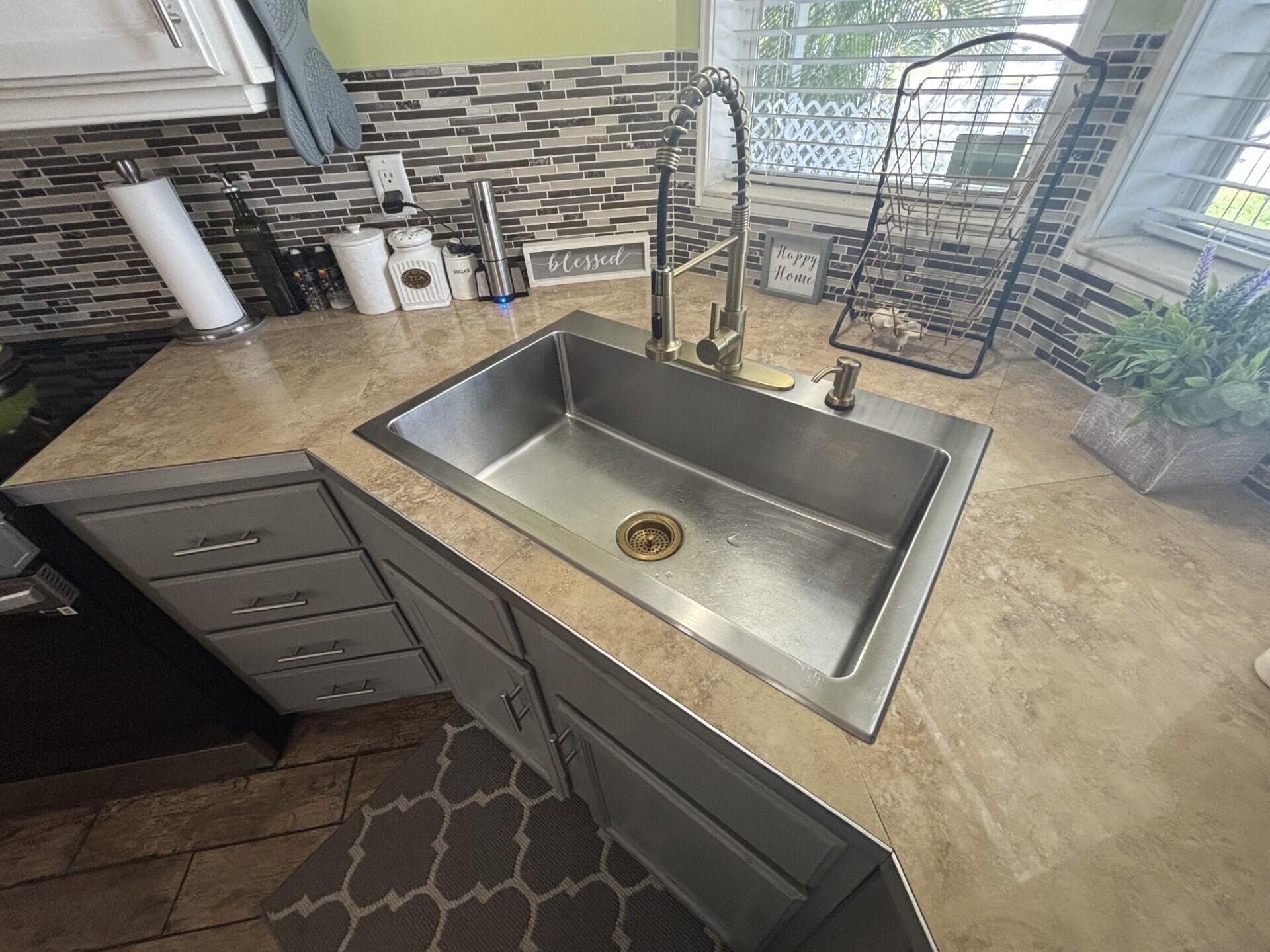 TALLOWWOOD ISLE - Residential