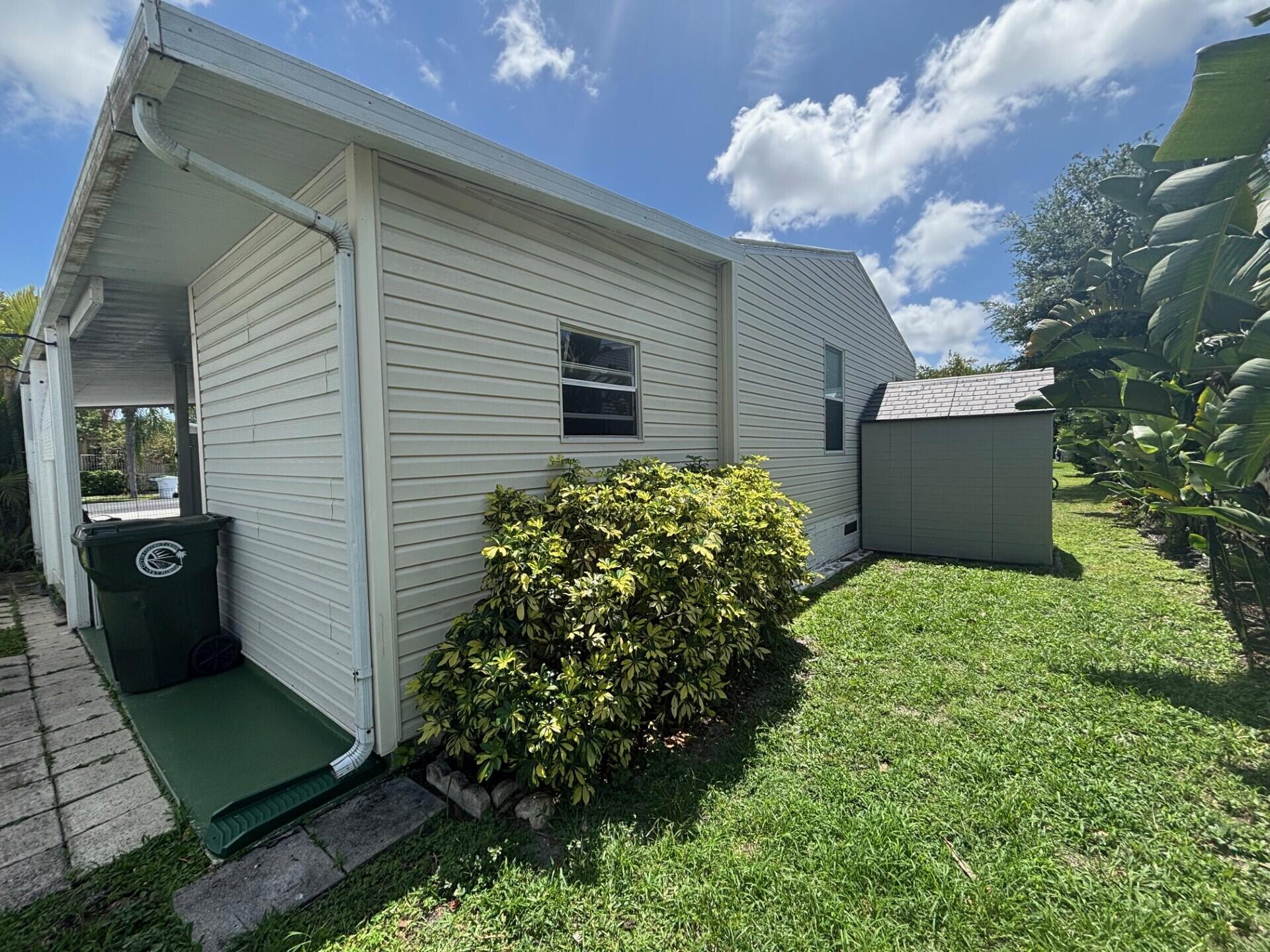 TALLOWWOOD ISLE - Residential