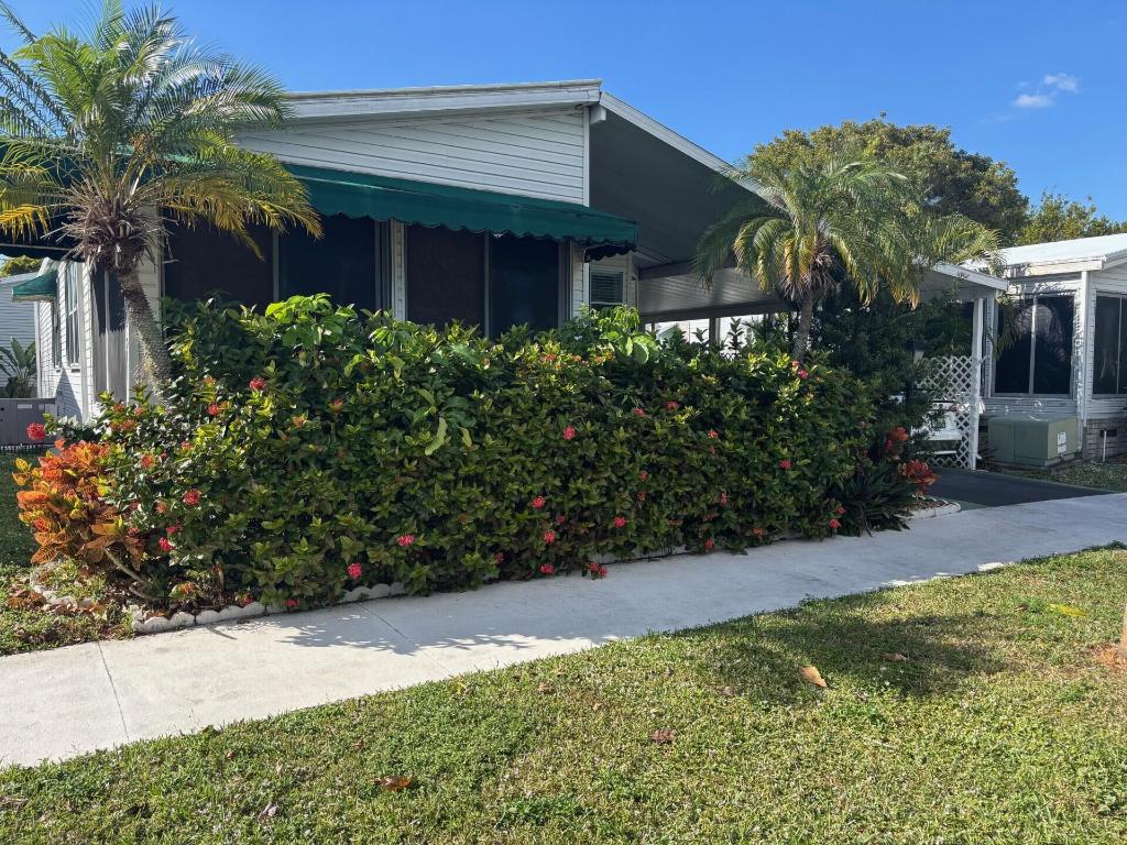 TALLOWWOOD ISLE - Residential