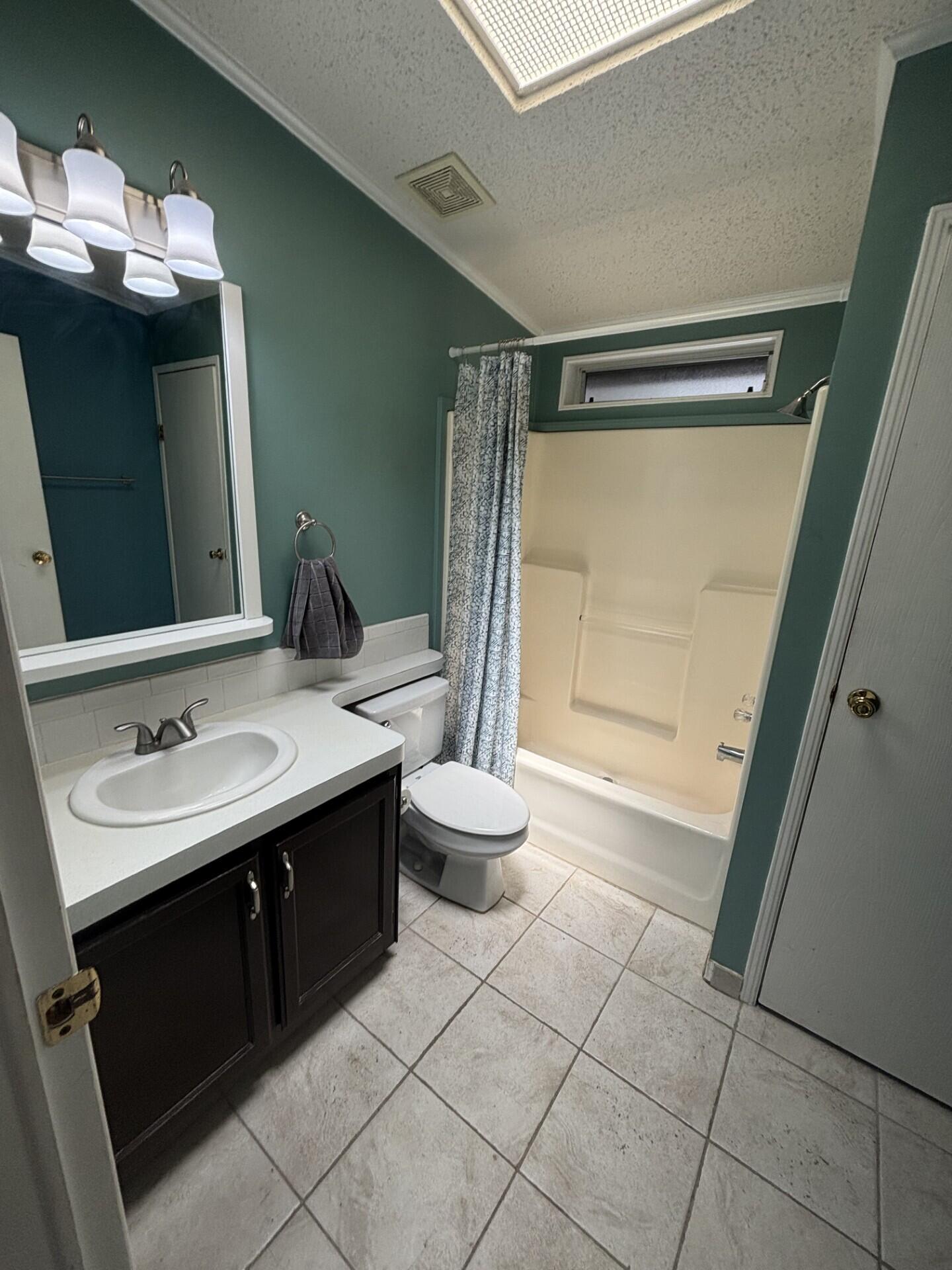 TALLOWWOOD ISLE - Residential