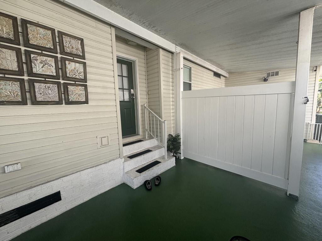 TALLOWWOOD ISLE - Residential