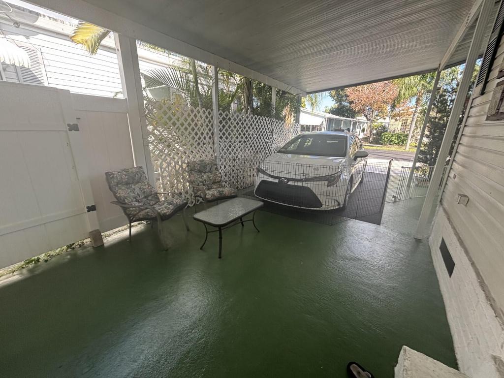 TALLOWWOOD ISLE - Residential