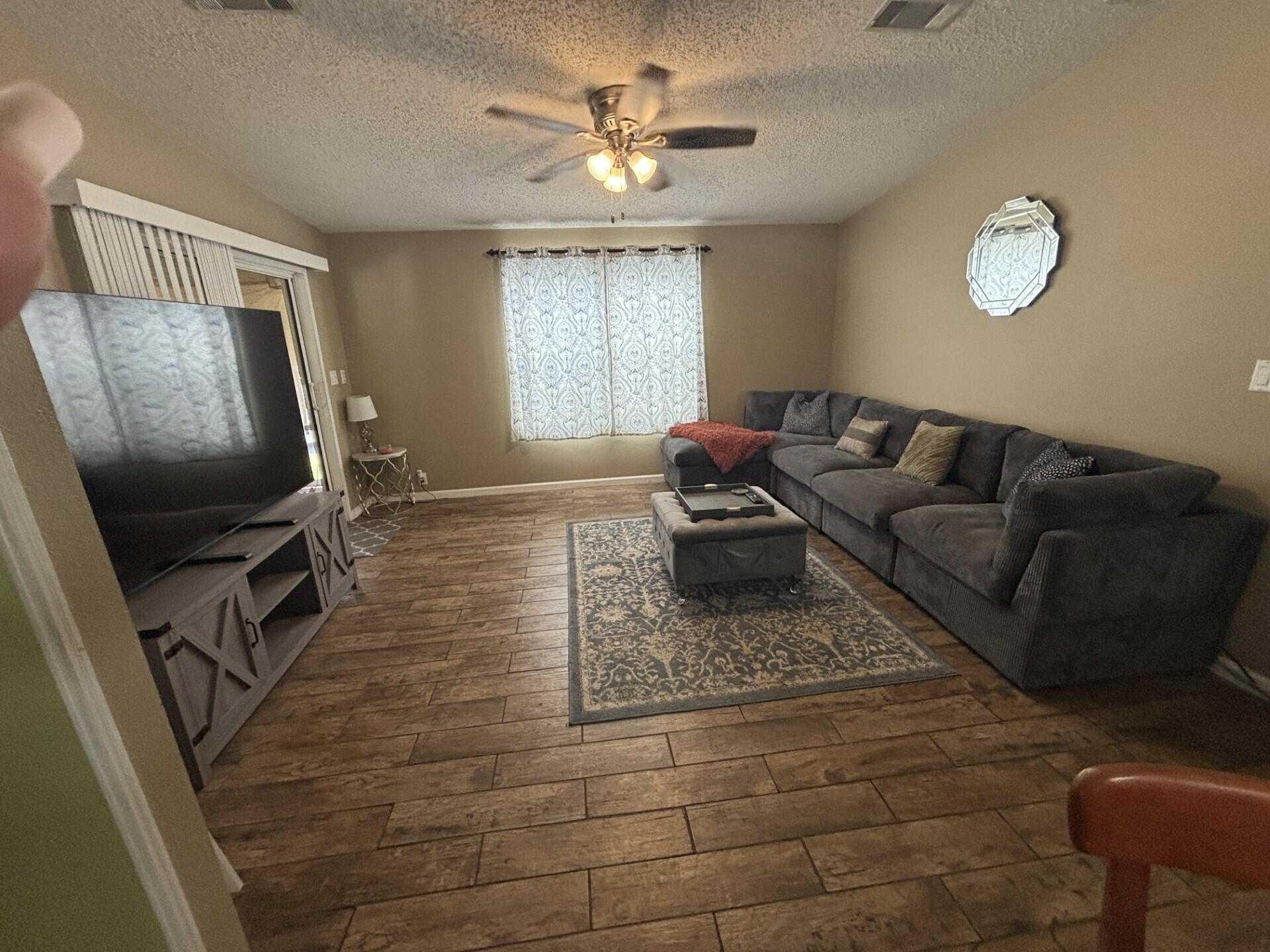 TALLOWWOOD ISLE - Residential