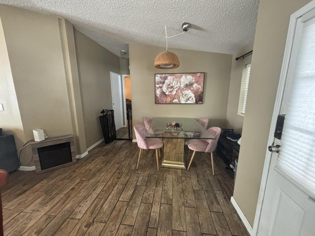 TALLOWWOOD ISLE - Residential