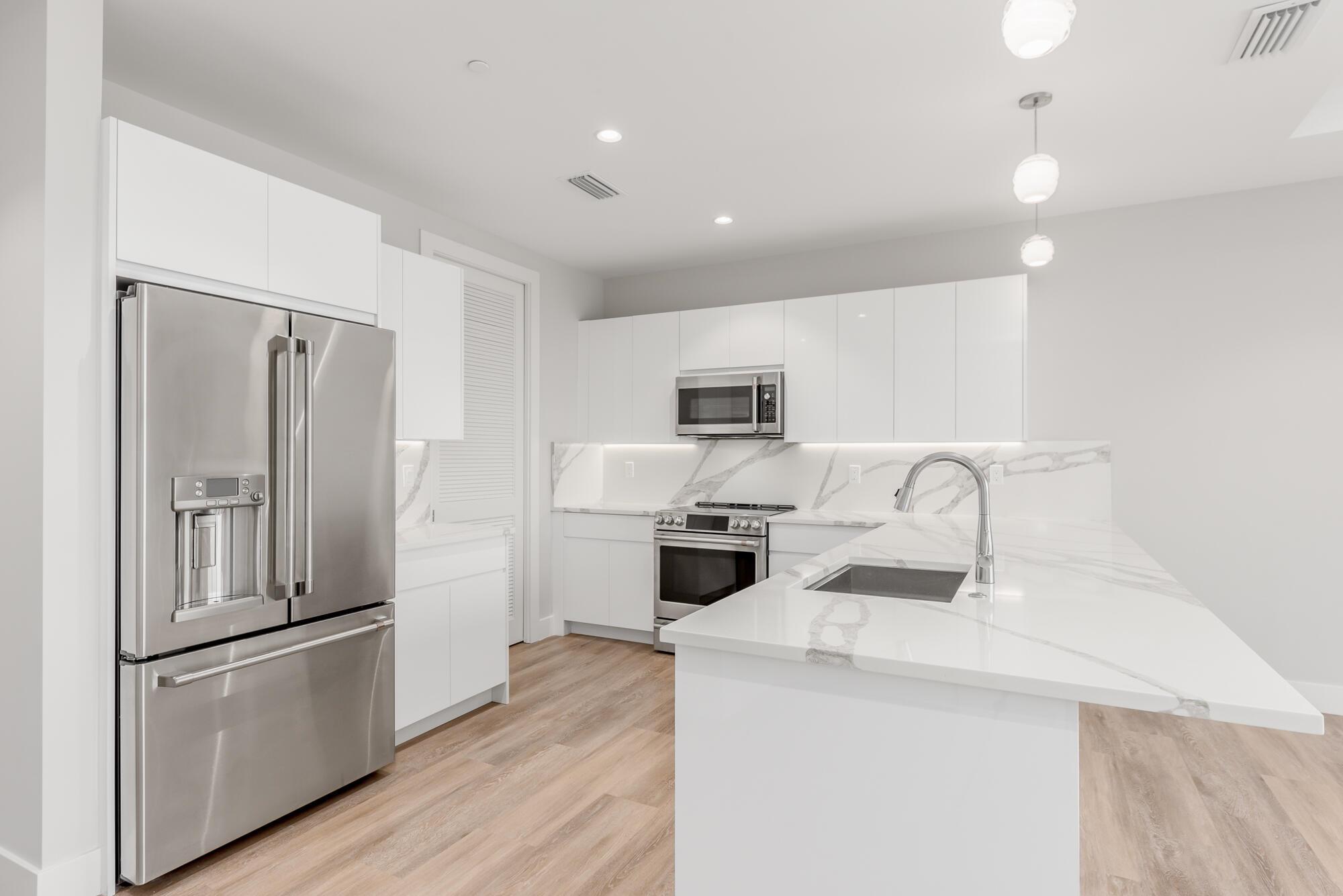 SAILFISH COVE CONDOMINIUM - Residential Lease