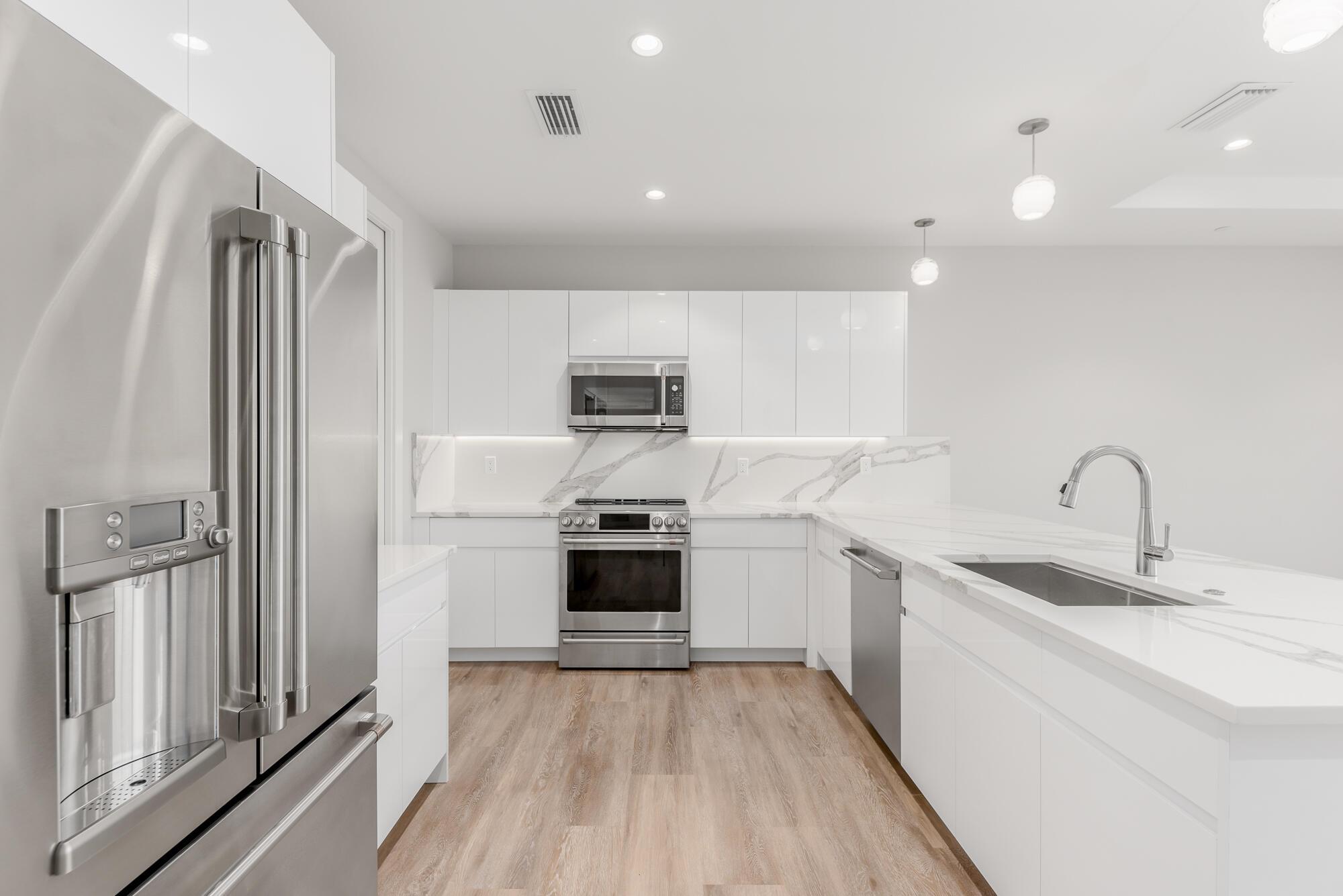 SAILFISH COVE CONDOMINIUM - Residential Lease