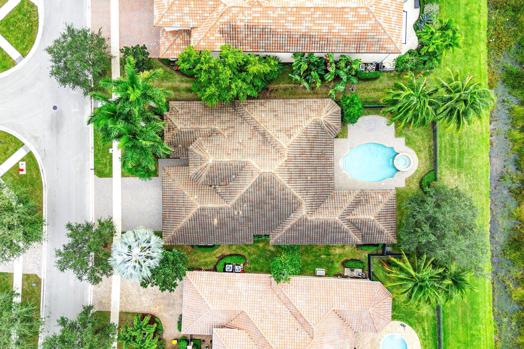 THE BRIDGES - Residential