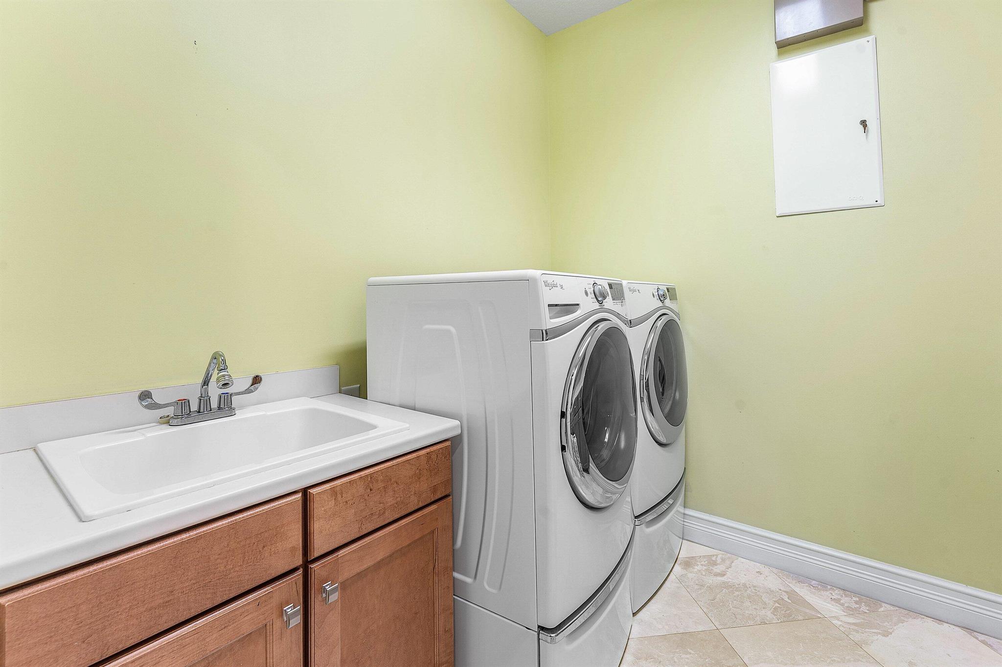 THE BRIDGES - Residential