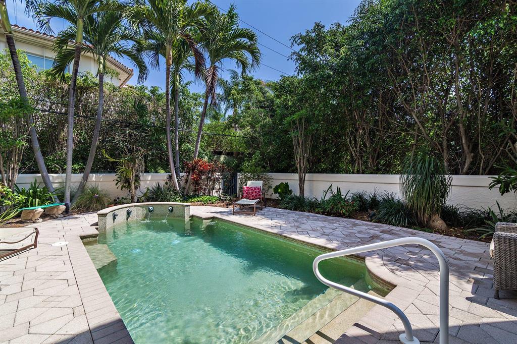 OCEAN PARK H W ROBBINS - Residential