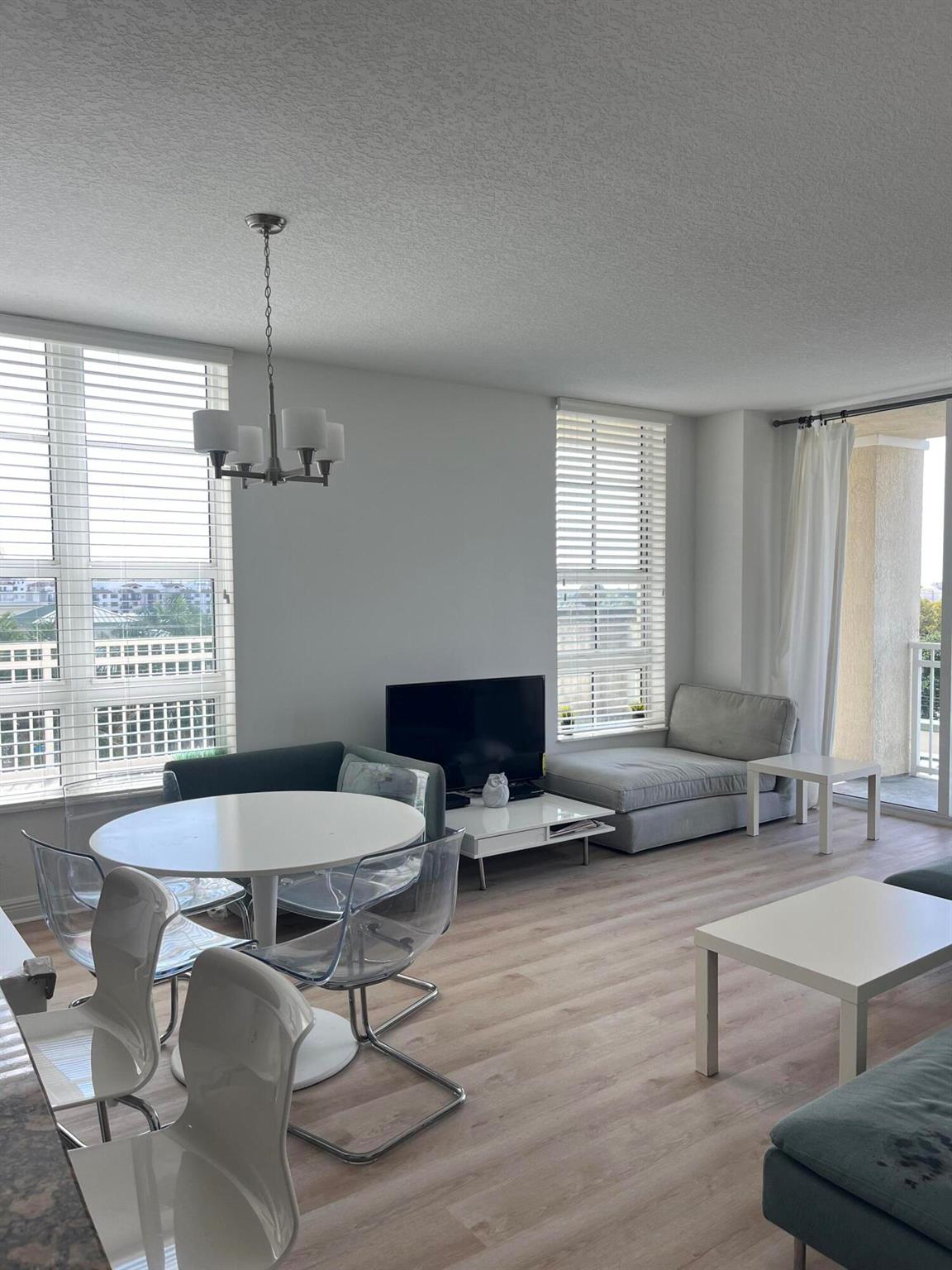 View photos, virtual tours, details... 450 N Federal Highway 504