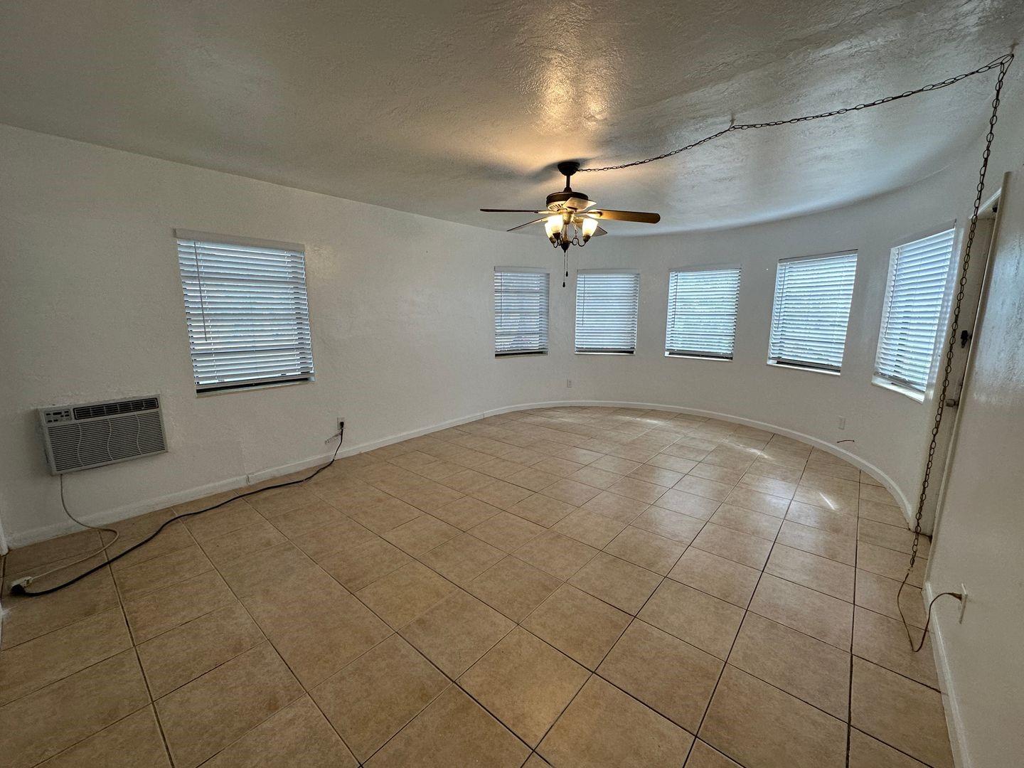 Hollywood 1-21 B - Residential Lease