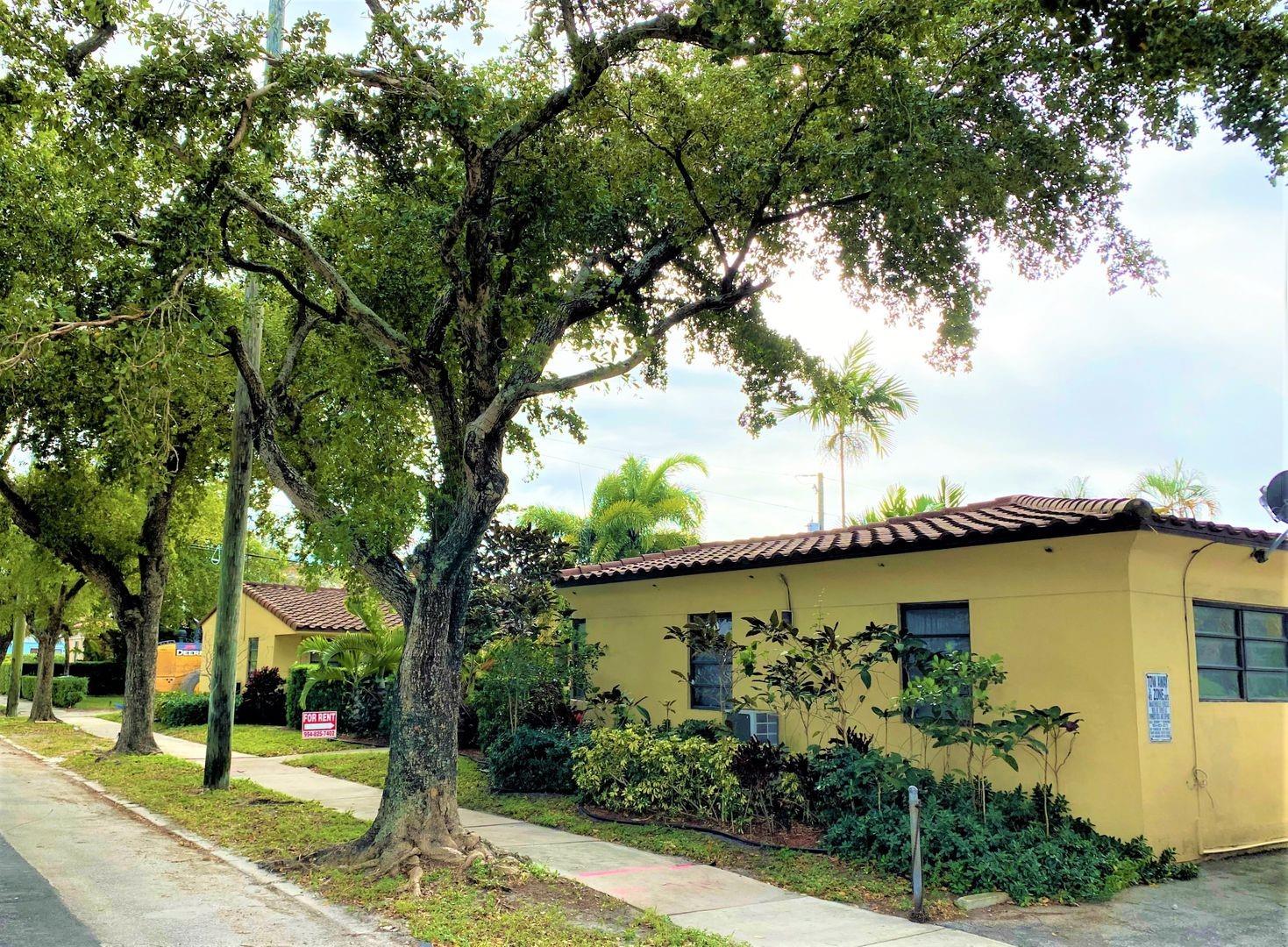 Hollywood 1-21 B - Residential Lease