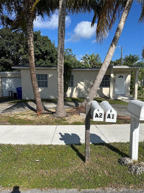 Photo of 5635 GRANT Street, Hollywood, FL 33021 (MLS # B26053139)