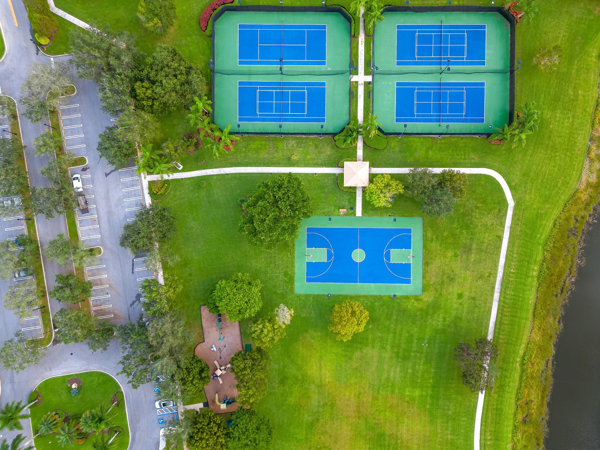 ISLES AT WELLINGTON 8 - Residential Lease