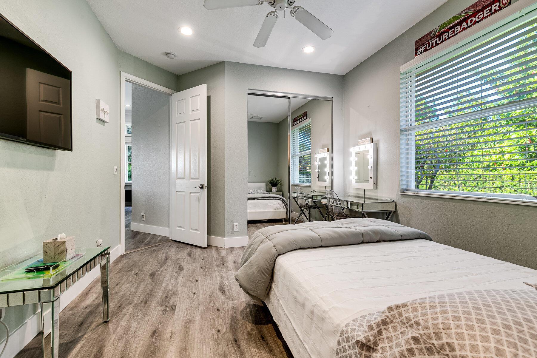 ISLES AT WELLINGTON 8 - Residential Lease