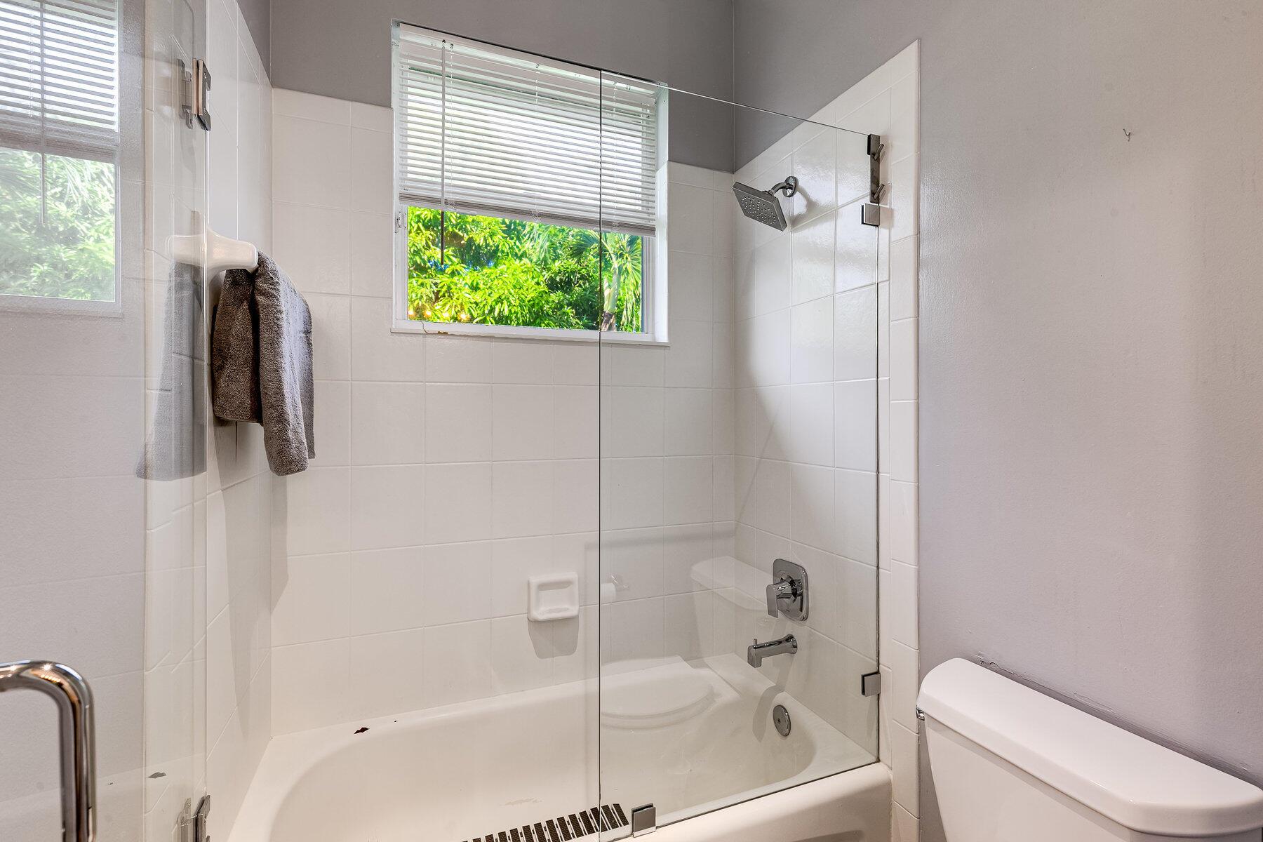 ISLES AT WELLINGTON 8 - Residential Lease