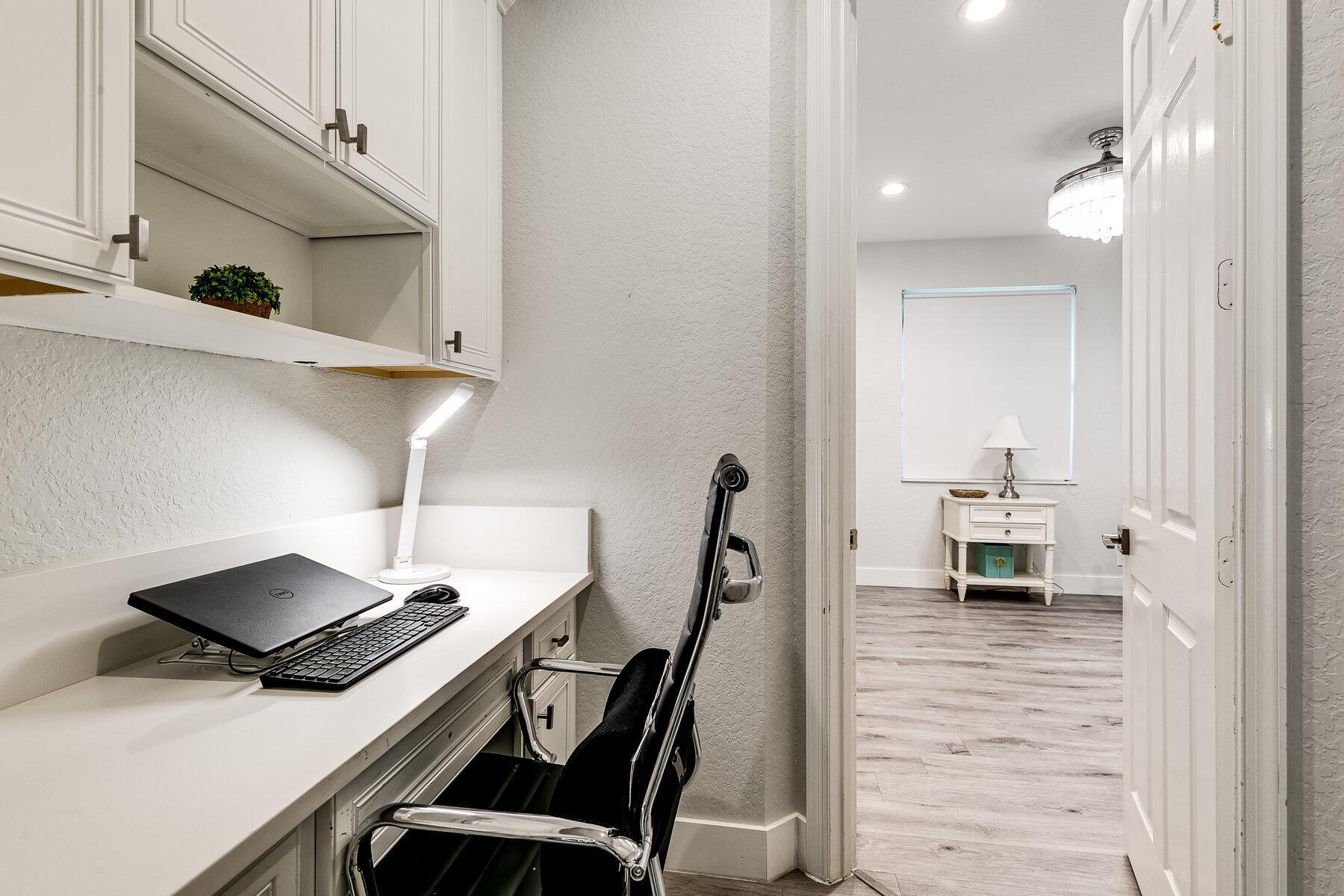 ISLES AT WELLINGTON 8 - Residential Lease