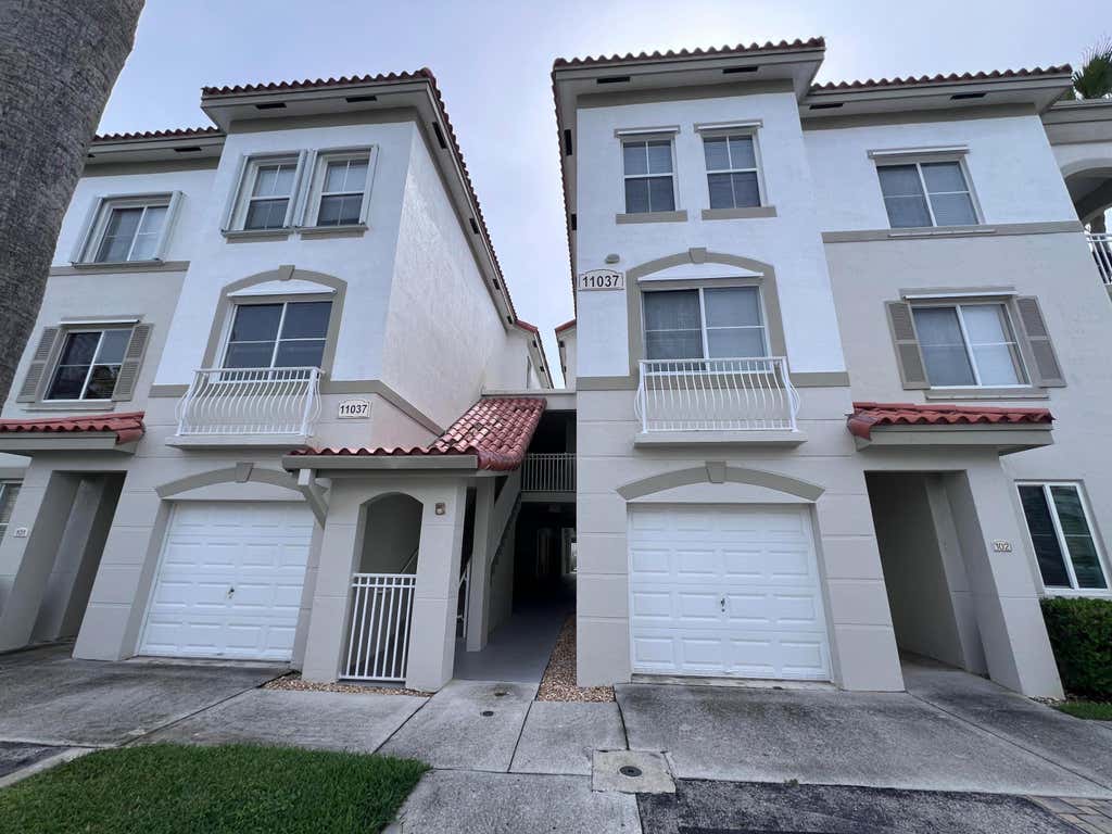 Photo of 11037 LEGACY Boulevard #204, Palm Beach Gardens, FL 33410 (MLS # B26058509)