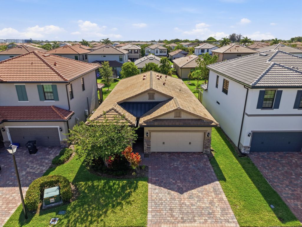 Photo of 4763 Roldan Court, Lake Worth, FL 33467 (MLS # B26033214)
