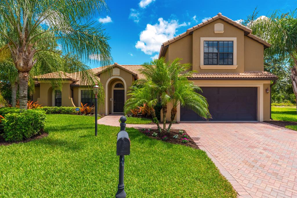 FALLS OF JENSEN BEACH - Residential