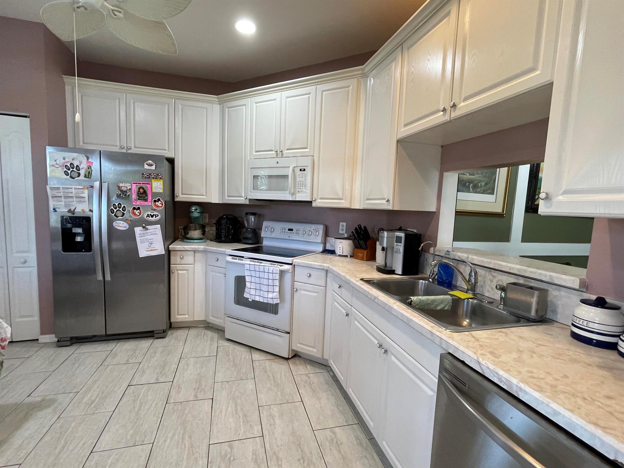 10070 SW Chadwick Drive, Port St Lucie, FL, 34987/$299,900 2 10070 SW Chadwick Drive