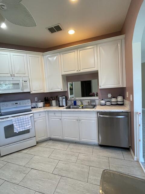 10070 SW Chadwick Drive, Port St Lucie, FL, 34987/$299,900 3 10070 SW Chadwick Drive