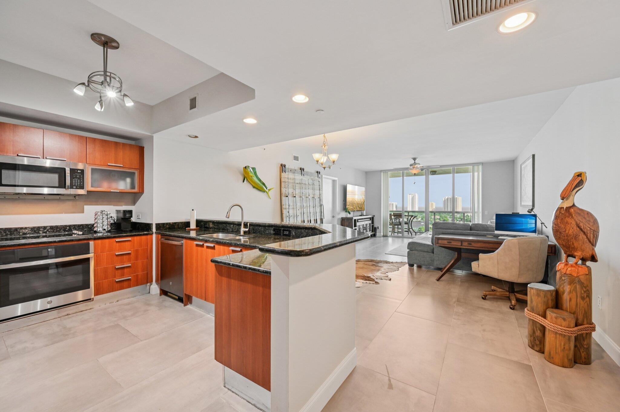 MARINA GRANDE RIVIERA BEA - Residential