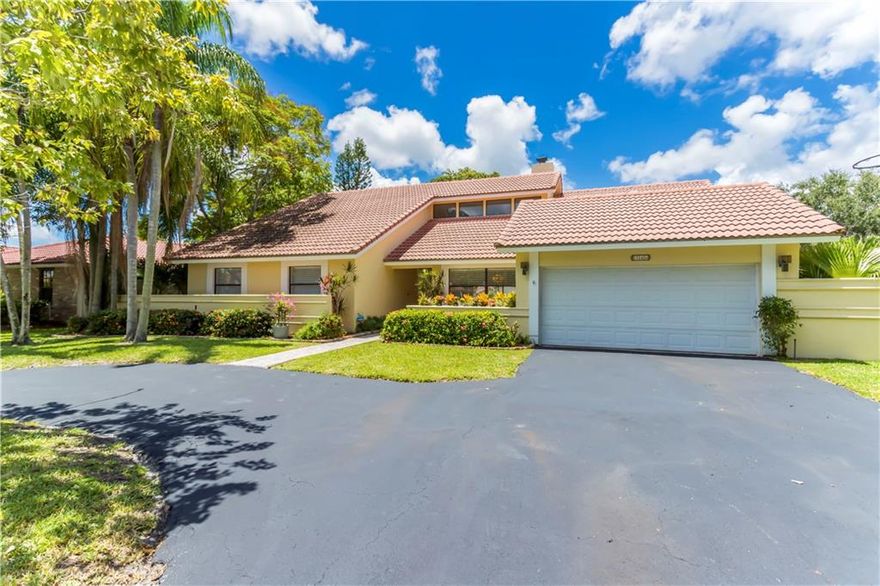 Fantastic waterfront home with 4-bedrooms and 2.5 bathrooms in Cypress Glen. as you enter you are greeted with a Bright and airy formal living room with a stone fireplace, cathedral ceilings with new LED lighting and long lake views from the 80 ft of waterfront (sunset views west exposure). BRAND NEW Custom kitchen with new Stainless-steel appliances. Offers new light tone wood like waterproof vinyl throughout living areas. Large master suite w/walk-in closets, remodeled bathrooms, all bedrooms have brand new carpet. new screened in area with outdoor kitchen. LARGE PATIO W/ ROOM FOR POOL. No association fees. AC 2021, ROOF 2001. Circular driveway & 2 car garage. No Assoc fees.